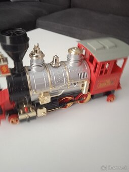 Vlakový rušeň a smetiarske auto - 4