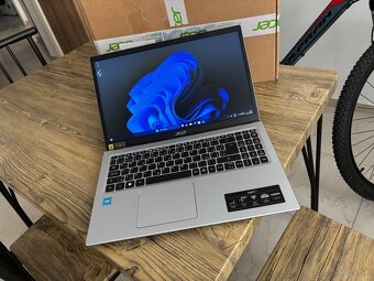 15.6"/Acer/Notebook/4GB RAM DDR5/128GB NVMe SSD/Intel HD 2G - 4