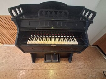 Predám harmónium Julius Guna - 4