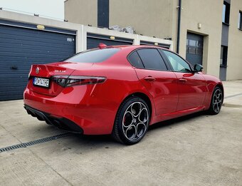 Alfa Giulia 2.0 COMPETIZIONE Q4 benzín 206kw (DPH) - 4