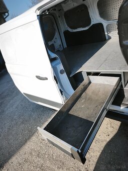 Zástavba Ford Transit Connect L2 - 4