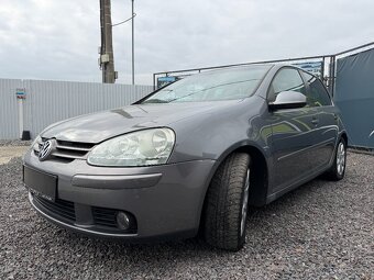 Volkswagen Golf 1.6 FSI Trendline - 4