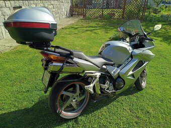 Honda VFR 800 - 4