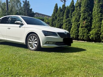 Škoda Superb III 2.0 TDI 110 kW DSG, r. 2015, biela - 4