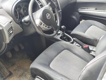 Nissan - 4