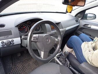 Opel Astra H. - 4