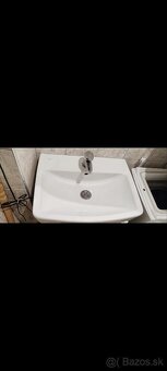 kúpeľňová skrinka s umývadlom a batériou - 4