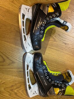 Predam hokejove korčule - 4