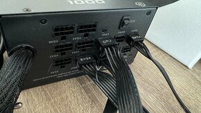 PC zdroj 1000W - EVGA 1000 GQ Power Supply - 4
