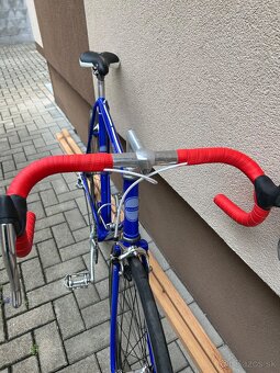 F1 špeciál. - 4