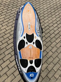 Windsurf doska Starboard Carve 127 + 2 plutvy – freeride - 4