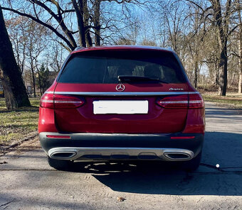 Mercedes E All terrain 400D v perfektnom stave - 4
