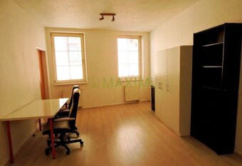 Ponúkame na predaj nebytový priestor pod Hradom na bývanie a - 4