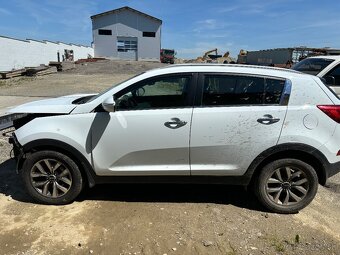 Predám havarované auto Kia Sportage 2015 - 4