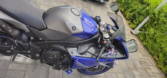 Yamaha R1 2013 Big Bang - 4