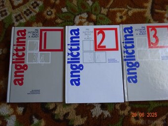 Rôzne knihy na predaj. - 4