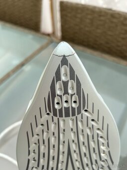 Predám naparovaciu žehličku - 4