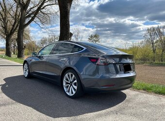 Tesla model 3 dual motor - 4