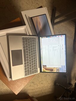 Microsoft Surface Go - 4
