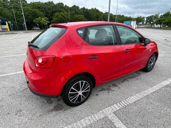 SEAT Ibiza 6J benzín 1.4 16V, 63 kW, 12/2010, 141 600 km - 4