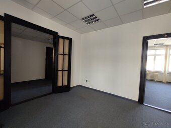 Kancelársky celok v historickej budove centre Bratislavy na  - 4