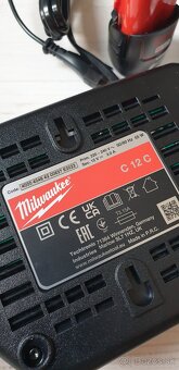 MILWAUKEE M12 B4 4Ah - 4