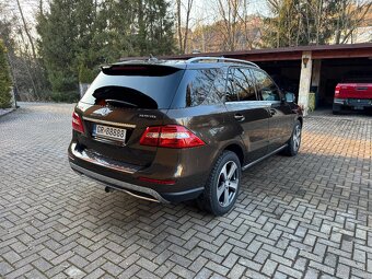 Mercedes-Benz ML350 - 4