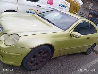 Mercedes Benz - 4