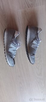 Topánky New Balance 40,5 v sivej farbe - 4