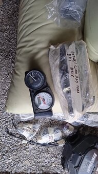 Suzuki gsxr 750 srad EFI - 4