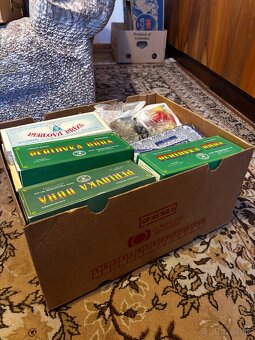 Krabica plná bavlniek - 4