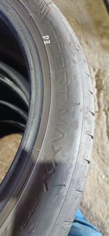 Dunlop 245/40R18 - 4