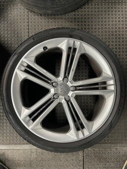 Audi S8 R21 265/35/21 Pirelli 5x112 - 4