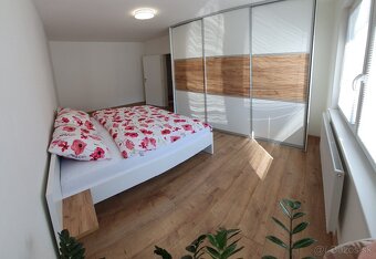 2i zariadený byt s parkovacím miestom blízko centra - 4