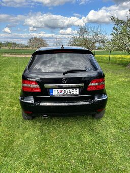 Mercedes B200 - 4