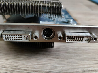 Grafická karta ATI Sapphire X1950GT - 4
