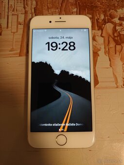 Apple iPhone 8 - 4