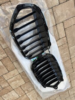 Grill ladvinky - predná maska bmw X1 f48 - 4