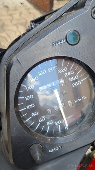 Honda VFR 750f - 4