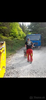 Zemné práce, kontajner na odpad a hydraulická ruka - 4