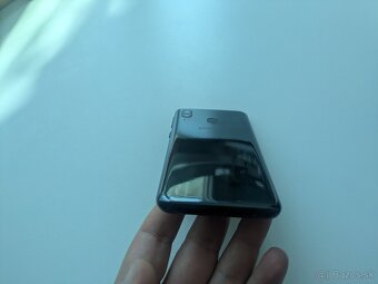 Samsung Galaxy A20e v TOP stave - 4