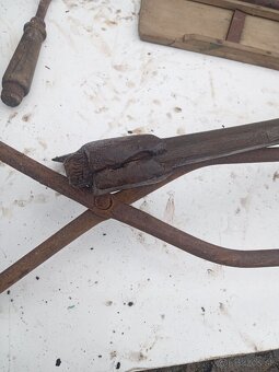 Staré náradie na dekoráciu - 4