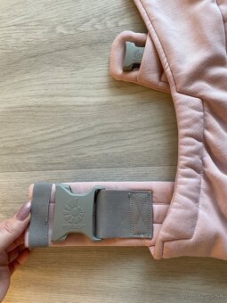 ERGOBABY | NOSIČ EMBRACE - SOFT KNIT - BLUSH PINK - 4