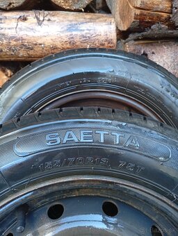 Pneumatiky 155/70 R13 + disky + puklice - 4