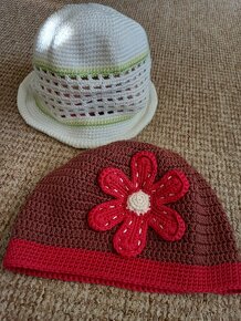 Dievčenska háčkovaná čiapočka a klobúčik Hand made - 4