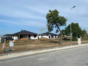 NA PREDAJ: kompletný stavebný pozemok 590m2 - Veľké Kostoľan - 4