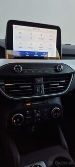 Ford Focus 1.0 EcoBoost Automat - 4