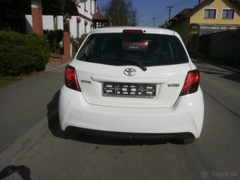 Toyota Yaris rok 2015 5 dveřova - 4