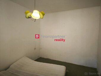 Rodinný dom na rekonštrukciu s priestranným pozemkom, garážo - 4