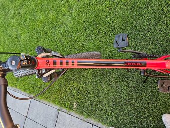 Odpružený bicykel TREK - Procaliber 24 Radioactive RED - 4